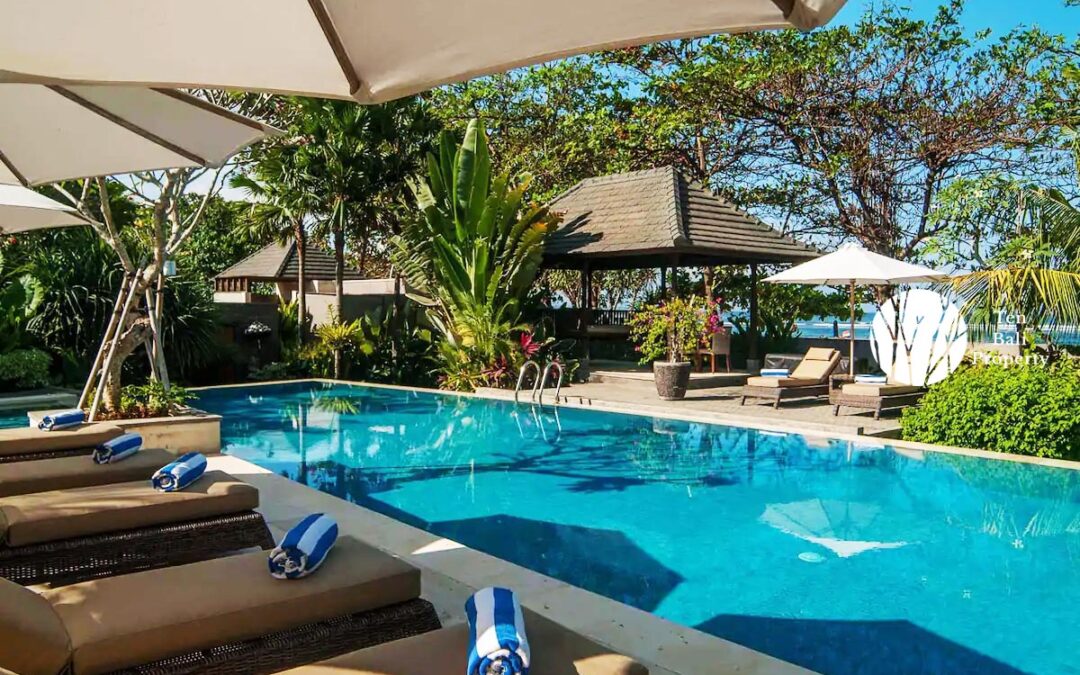 Luxurious Absolute Beachfront Villa for Rent – Sanur