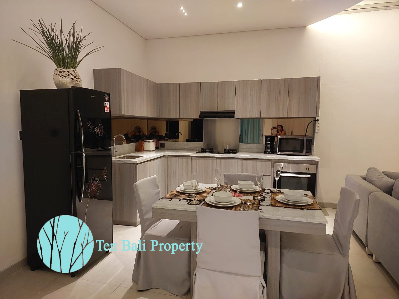 Seminyak, Bali, 2 Bedrooms Bedrooms, ,2 BathroomsBathrooms,Villa,For Sale,1114