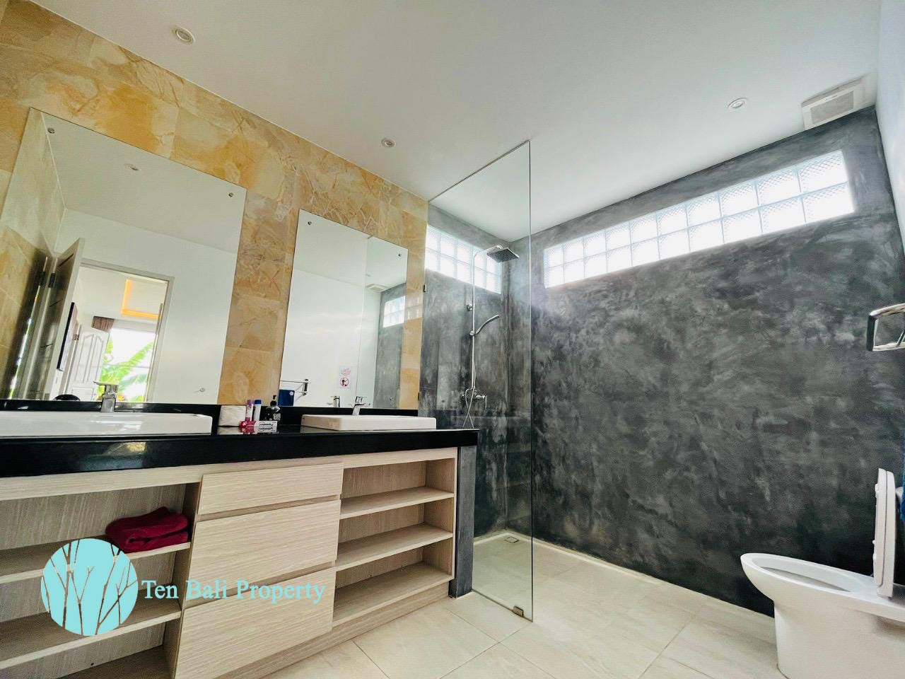 Kerobokan, Bali, 3 Bedrooms Bedrooms, ,3 BathroomsBathrooms,Villa,For Rent,1243