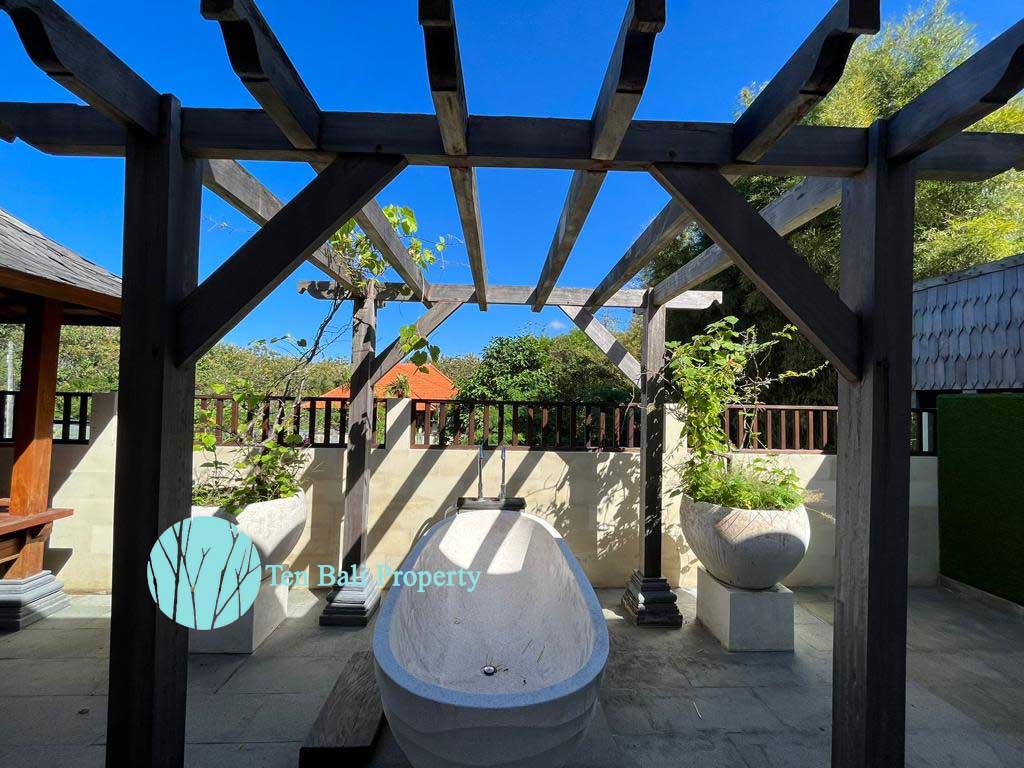 Nusa Dua, Bali, 5 Bedrooms Bedrooms, ,5 BathroomsBathrooms,Villa,For Sale,1256