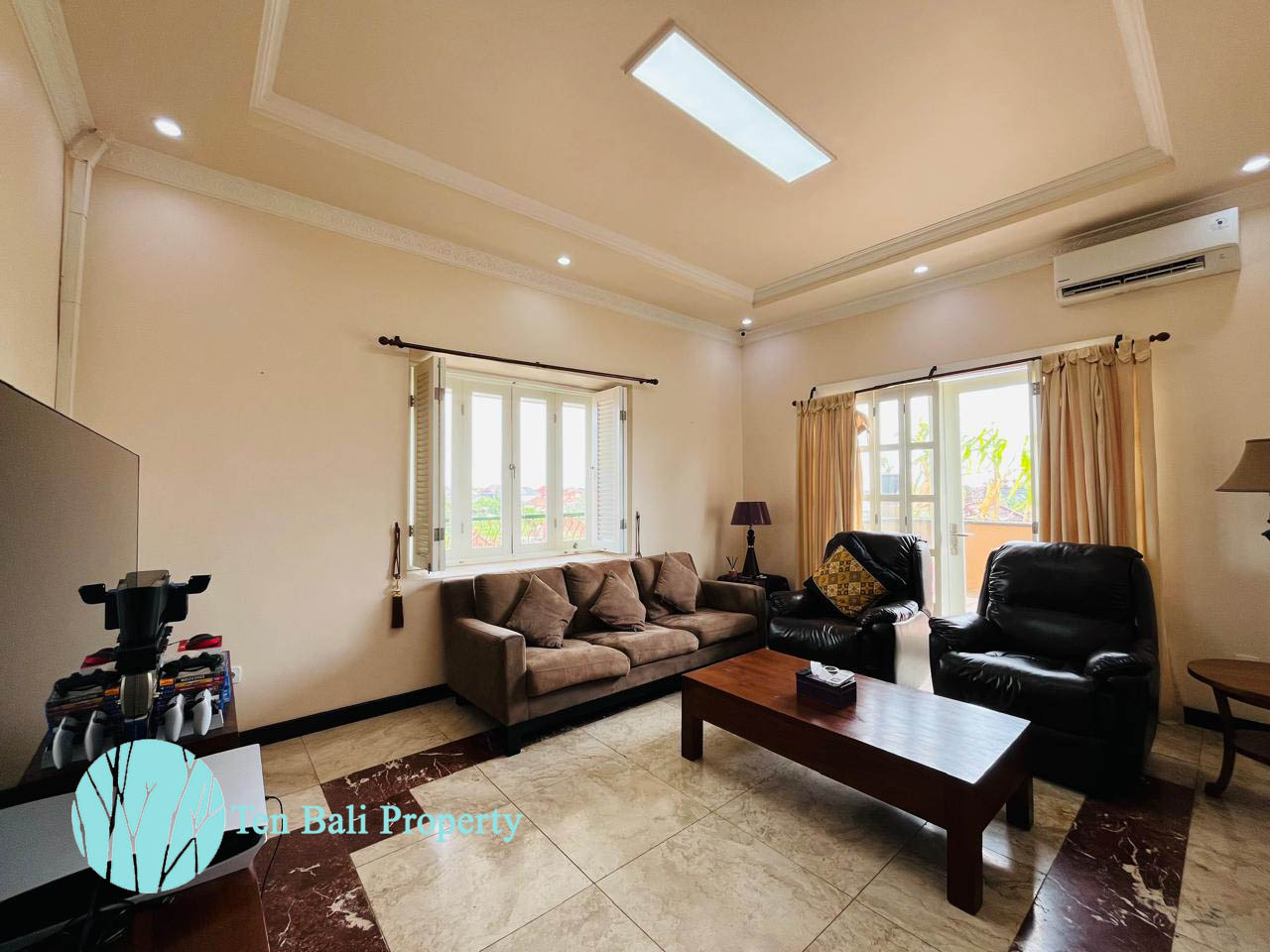 Kebo Iwa, Denpasar, Bali, 5 Bedrooms Bedrooms, ,3 BathroomsBathrooms,Villa,For Sale,1535