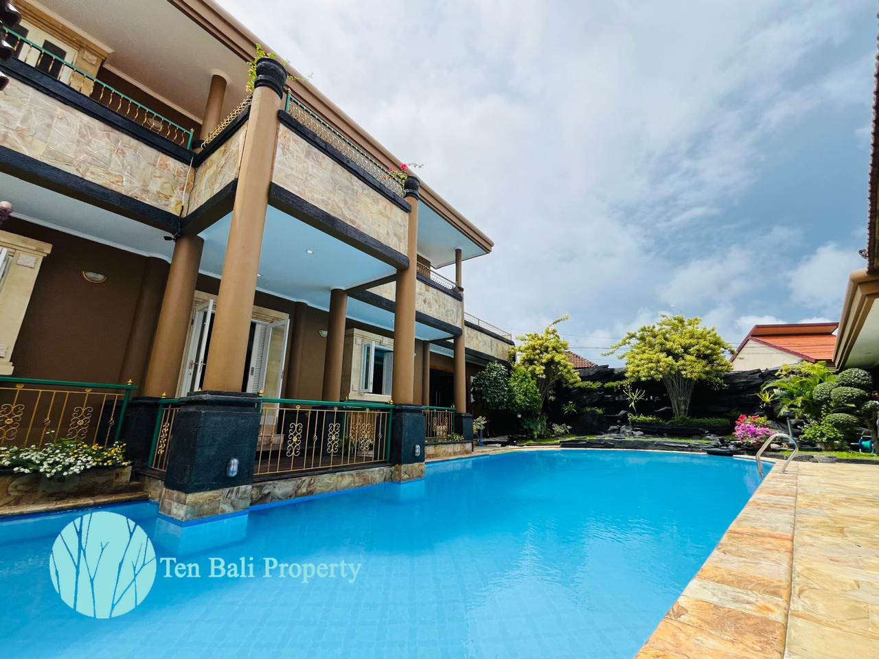 Kebo Iwa, Denpasar, Bali, 5 Bedrooms Bedrooms, ,3 BathroomsBathrooms,Villa,For Sale,1535