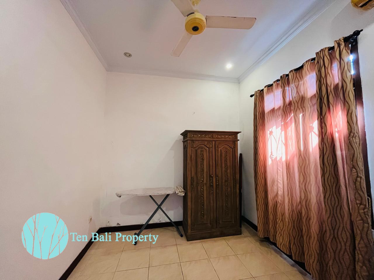 Renon, Denpasar, Bali, 5 Bedrooms Bedrooms, ,5 BathroomsBathrooms,Villa,For Rent,1536