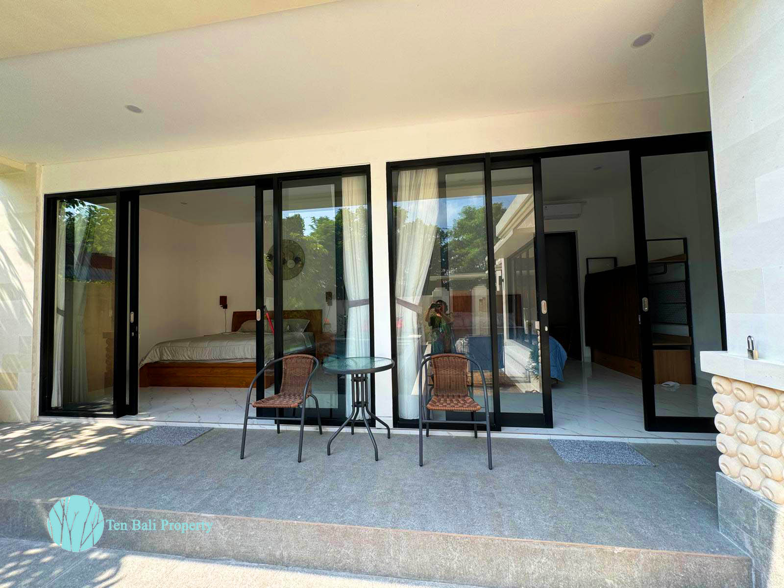 Here are some relevant meta keywords for the 4-bedroom villa in Padonan:

Bali villa rental
Padonan villa
4 bedroom villa Bali
Long term rental Bali
Monthly villa rental Bali
Yearly villa rental Bali
Private pool villa Bali
Ensuite bathrooms Bali villa
Quiet villa Bali
Villa near Canggu
Villa near Batu Bolong
Villa near Kerobokan
Villa near Umalas
Family villa Bali
Spacious villa Bali
Bali accommodation
Rental property Bali
Holiday rental Bali (if applicable for short term too)
Ten Bali Property