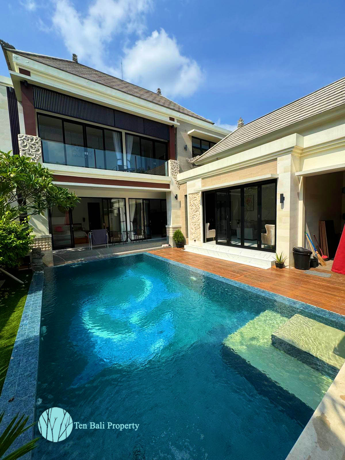 Here are some relevant meta keywords for the 4-bedroom villa in Padonan:

Bali villa rental
Padonan villa
4 bedroom villa Bali
Long term rental Bali
Monthly villa rental Bali
Yearly villa rental Bali
Private pool villa Bali
Ensuite bathrooms Bali villa
Quiet villa Bali
Villa near Canggu
Villa near Batu Bolong
Villa near Kerobokan
Villa near Umalas
Family villa Bali
Spacious villa Bali
Bali accommodation
Rental property Bali
Holiday rental Bali (if applicable for short term too)
Ten Bali Property