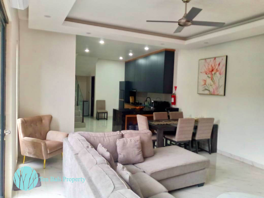 Here are some relevant meta keywords for the 4-bedroom villa in Padonan:

Bali villa rental
Padonan villa
4 bedroom villa Bali
Long term rental Bali
Monthly villa rental Bali
Yearly villa rental Bali
Private pool villa Bali
Ensuite bathrooms Bali villa
Quiet villa Bali
Villa near Canggu
Villa near Batu Bolong
Villa near Kerobokan
Villa near Umalas
Family villa Bali
Spacious villa Bali
Bali accommodation
Rental property Bali
Holiday rental Bali (if applicable for short term too)
Ten Bali Property