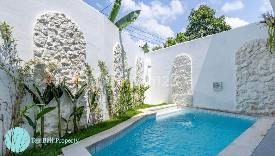 Mediterranean-style villa, luxury villa, villa for sale, villa for rent, Kuta Utara, Jalan Raya Padonan, private pool, modern appliances, Bali property, Ten Bali Property