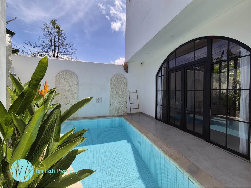 Mediterranean-style villa, luxury villa, villa for sale, villa for rent, Kuta Utara, Jalan Raya Padonan, private pool, modern appliances, Bali property, Ten Bali Property