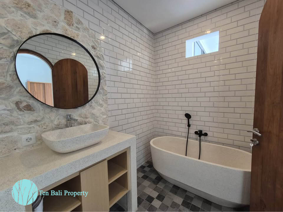Mediterranean-style villa, luxury villa, villa for sale, villa for rent, Kuta Utara, Jalan Raya Padonan, private pool, modern appliances, Bali property, Ten Bali Property