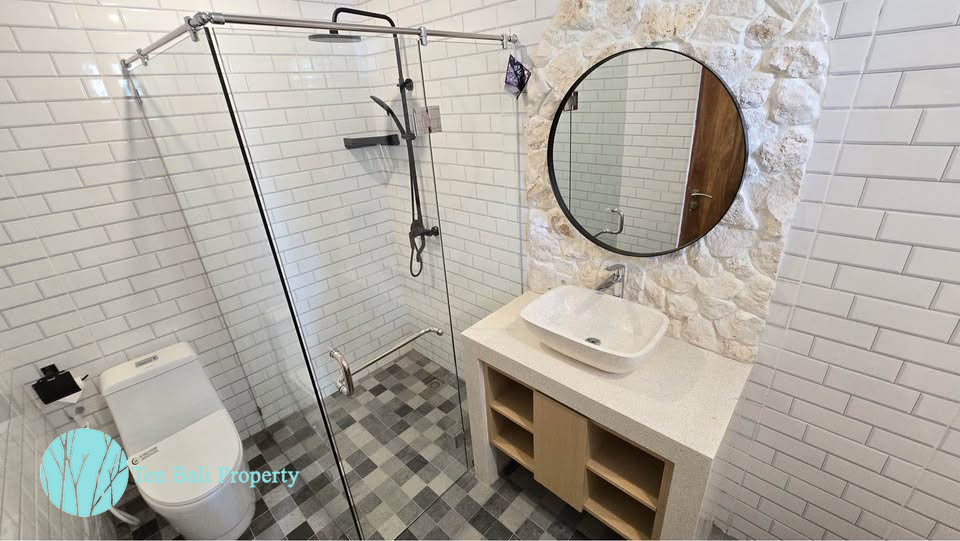 Mediterranean-style villa, luxury villa, villa for sale, villa for rent, Kuta Utara, Jalan Raya Padonan, private pool, modern appliances, Bali property, Ten Bali Property