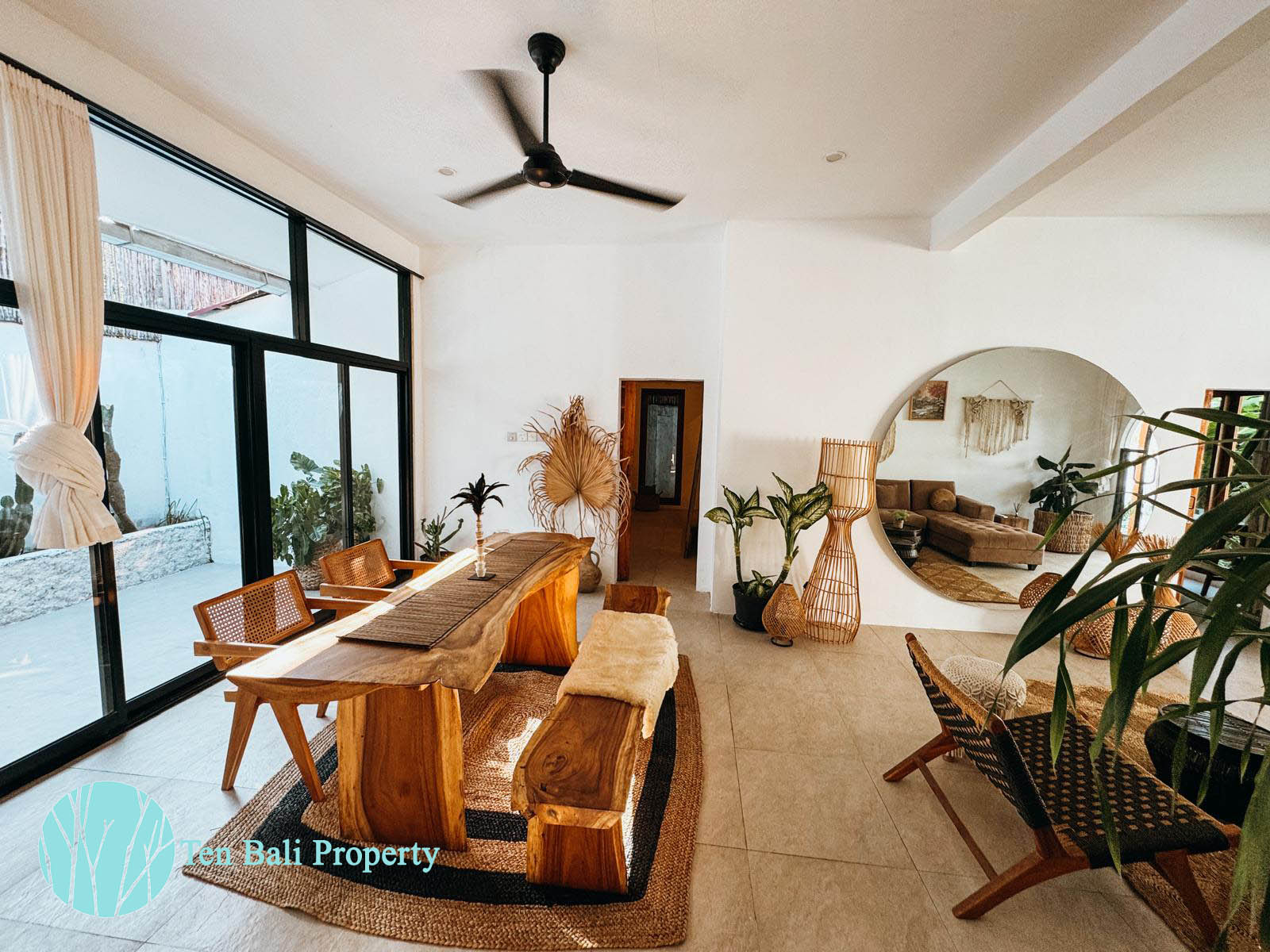 - 3 Bedrooms Villa
- Beachside Sanur
- Long-term Sublease
- Pet-friendly
- Luxury Villa
- Family-friendly Property
- Sanur Real Estate
- Bali Property for Lease
