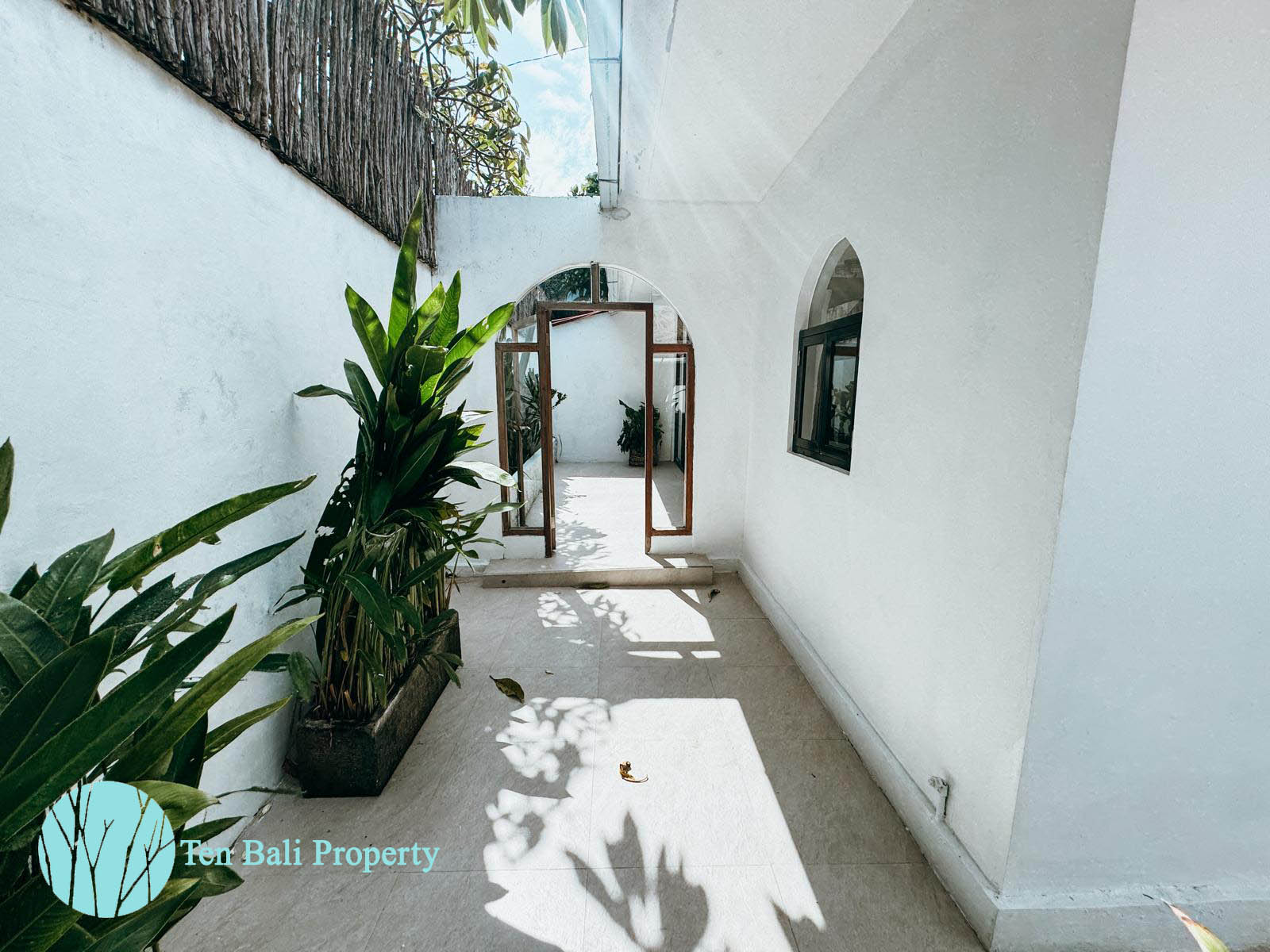 - 3 Bedrooms Villa
- Beachside Sanur
- Long-term Sublease
- Pet-friendly
- Luxury Villa
- Family-friendly Property
- Sanur Real Estate
- Bali Property for Lease
