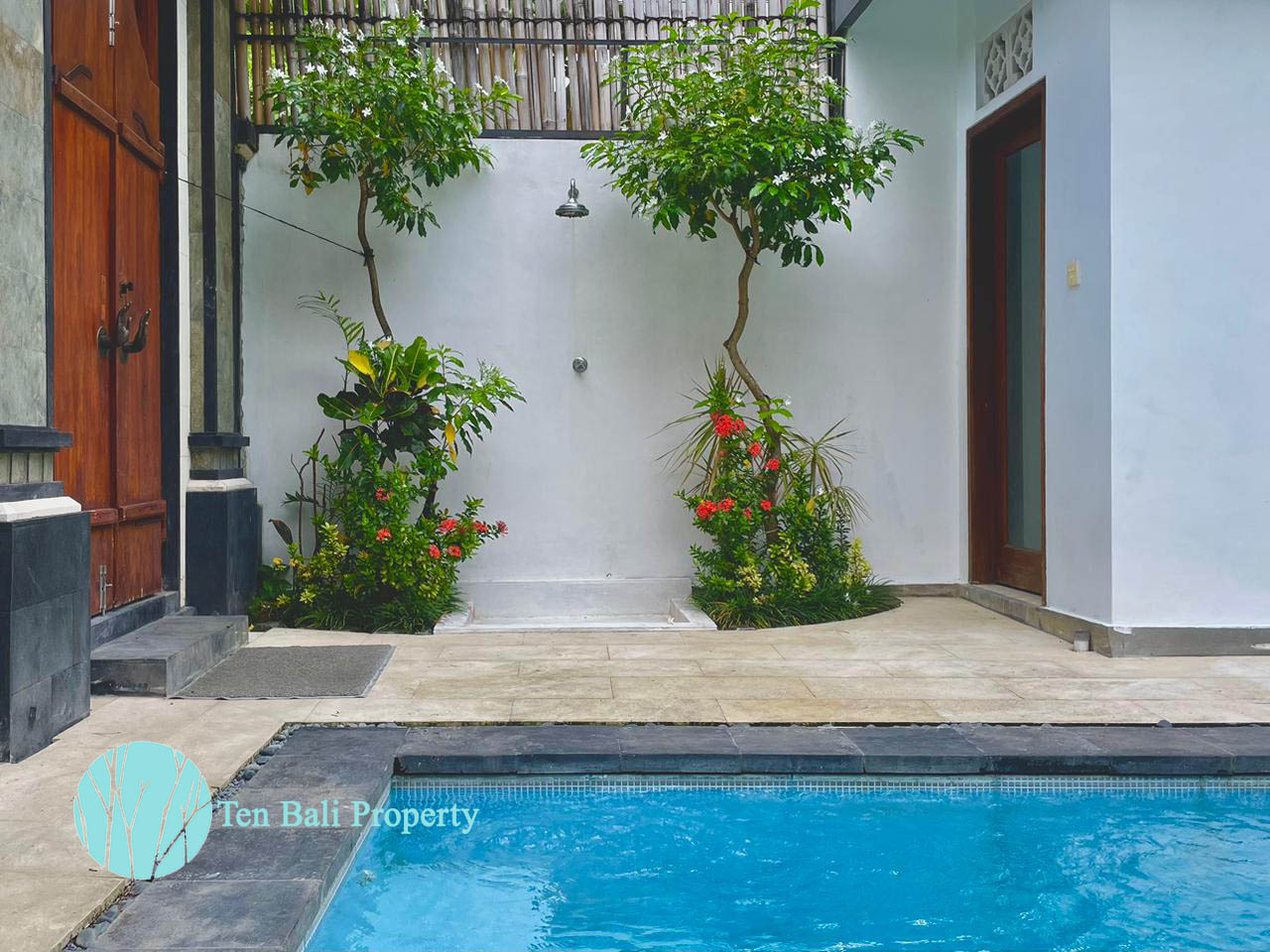 Villa in Berawa, 2-bedroom villa, villa rental, villa near Waves Cafe, villa in Canggu, Bali property\