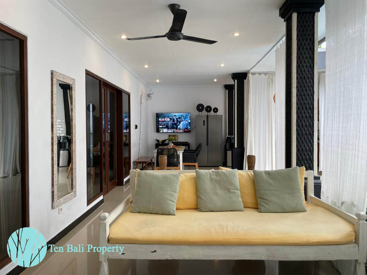 Villa in Berawa, 2-bedroom villa, villa rental, villa near Waves Cafe, villa in Canggu, Bali property\