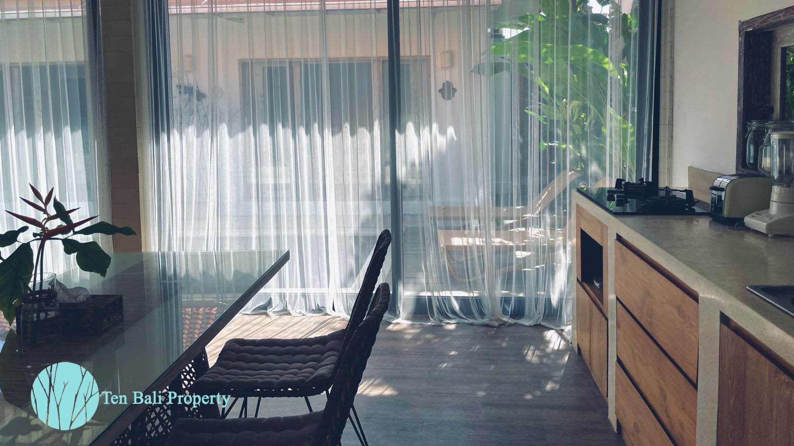 2 bedroom villa rental Bumbak Umalas, villa for rent in Canggu, Bali villas for rent, luxury villas in Bali, private pool villas, villas near beaches in Bali\