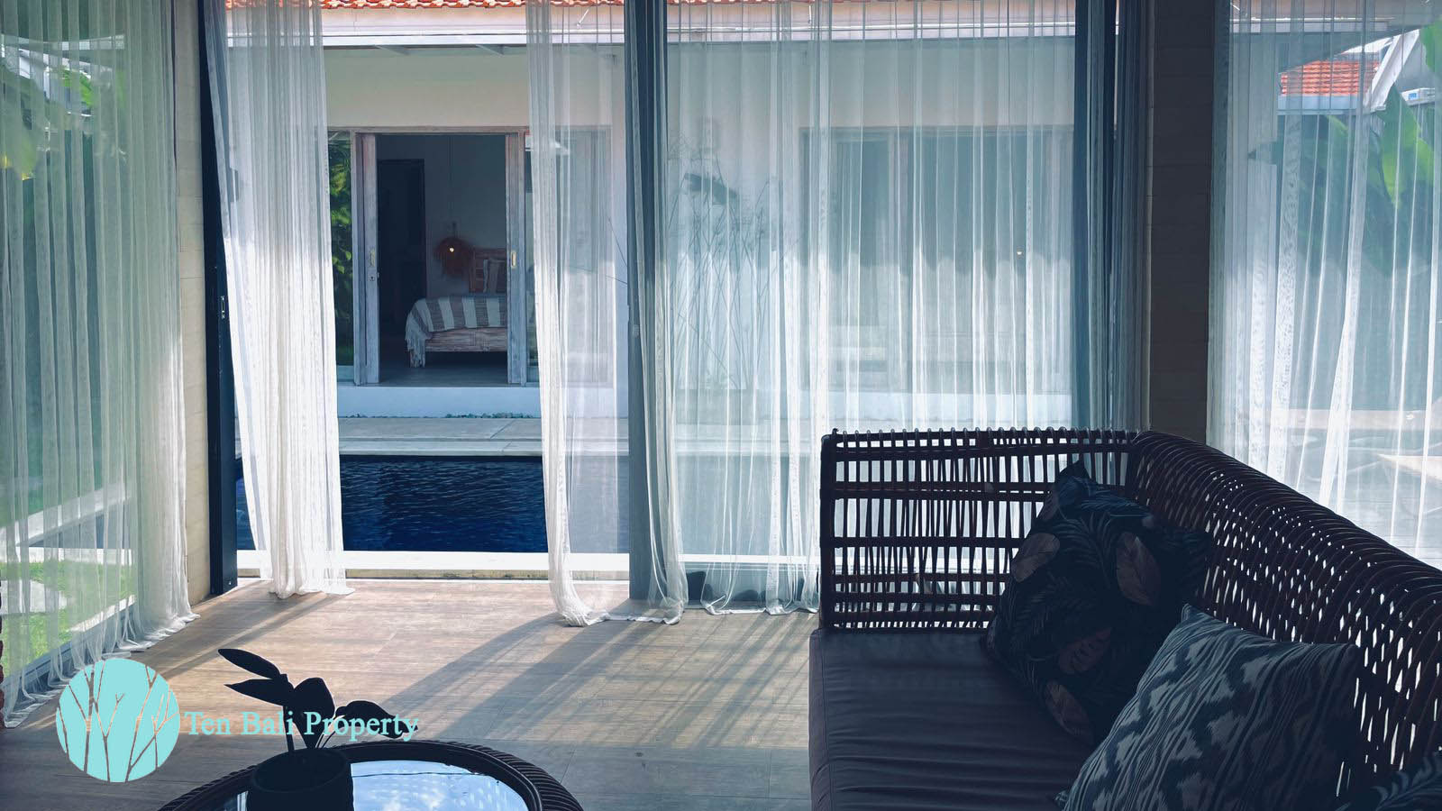 2 bedroom villa rental Bumbak Umalas, villa for rent in Canggu, Bali villas for rent, luxury villas in Bali, private pool villas, villas near beaches in Bali\