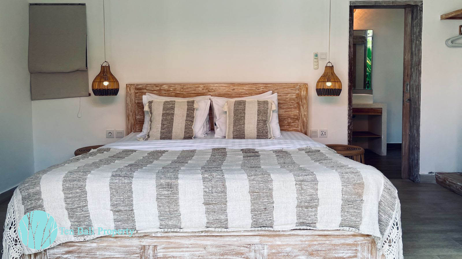 2 bedroom villa rental Bumbak Umalas, villa for rent in Canggu, Bali villas for rent, luxury villas in Bali, private pool villas, villas near beaches in Bali\
