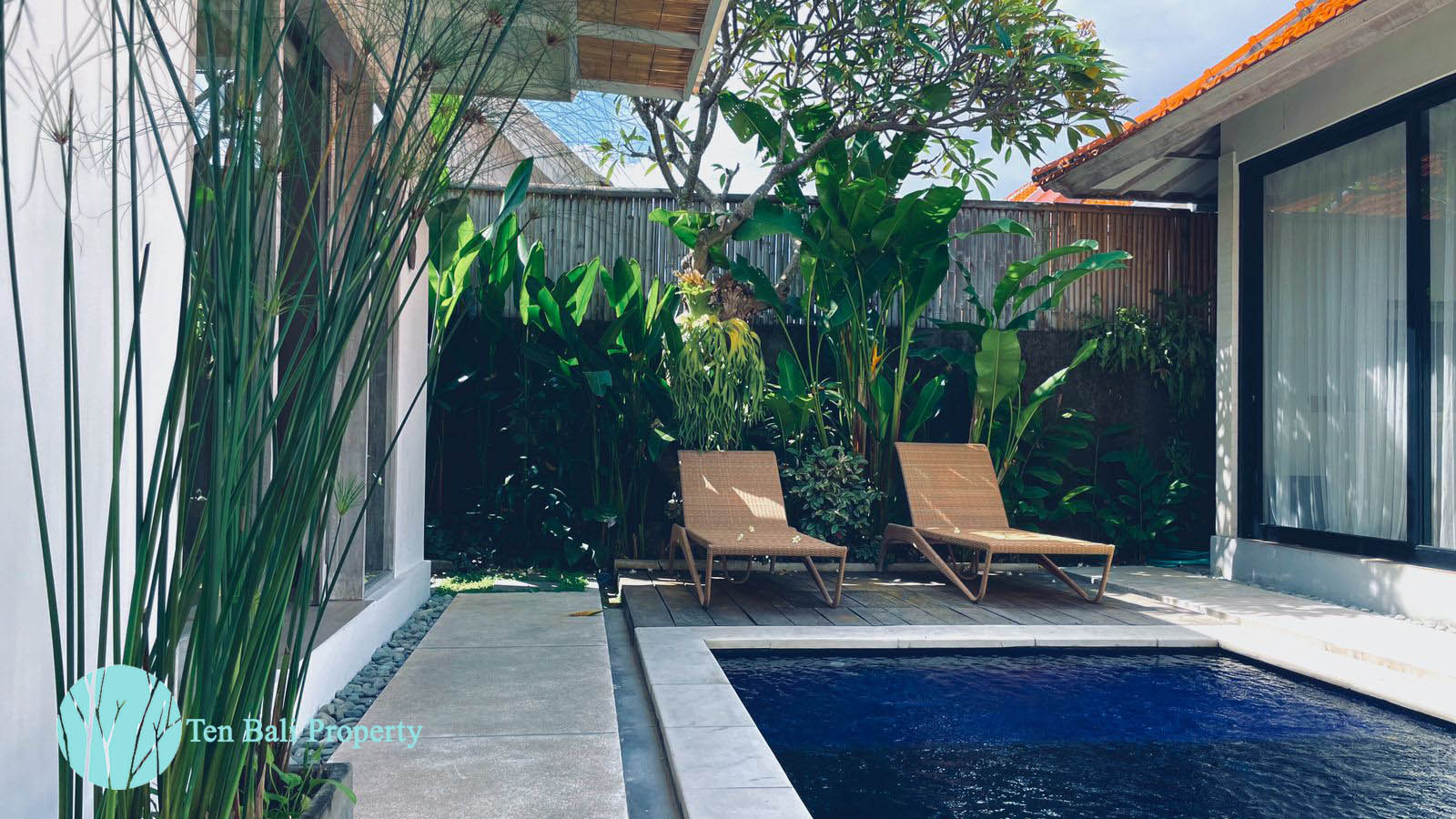 2 bedroom villa rental Bumbak Umalas, villa for rent in Canggu, Bali villas for rent, luxury villas in Bali, private pool villas, villas near beaches in Bali\