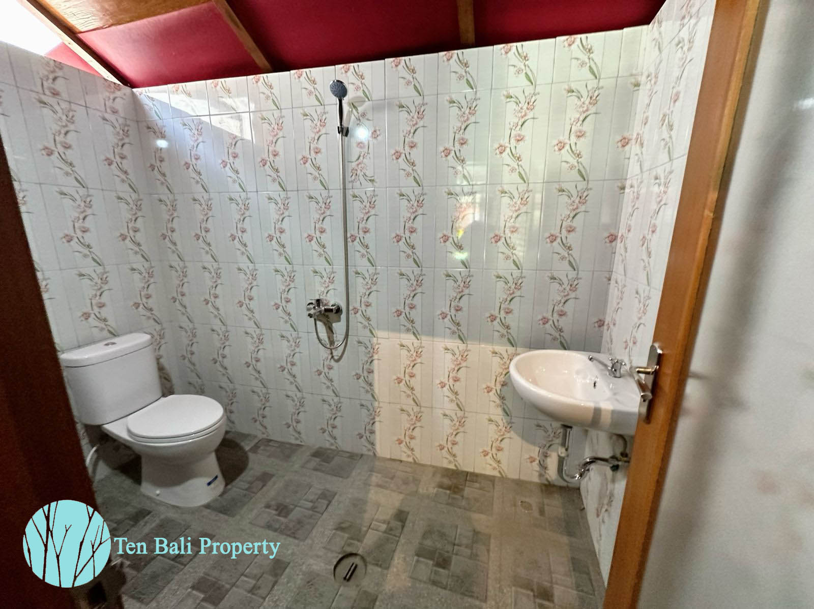 Bali villa rental, Padonan villa for rent, 4-bedroom villa Bali, luxury villa Indonesia, private pool villa, family-friendly villa, corporate villa rental, long-term villa rental\
