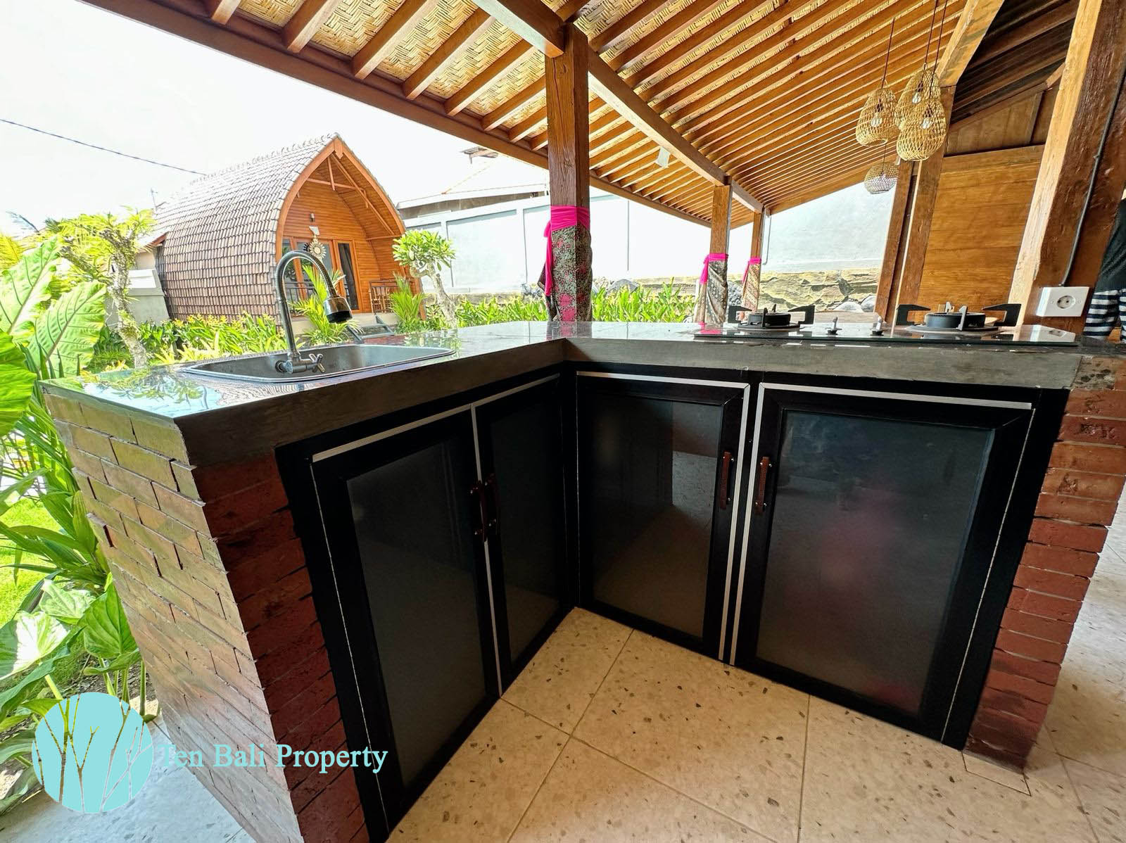 Bali villa rental, Padonan villa for rent, 4-bedroom villa Bali, luxury villa Indonesia, private pool villa, family-friendly villa, corporate villa rental, long-term villa rental\