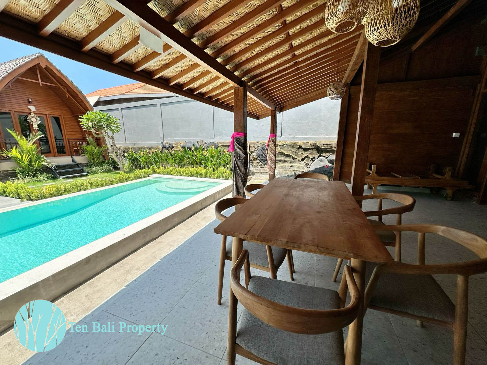 Bali villa rental, Padonan villa for rent, 4-bedroom villa Bali, luxury villa Indonesia, private pool villa, family-friendly villa, corporate villa rental, long-term villa rental\
