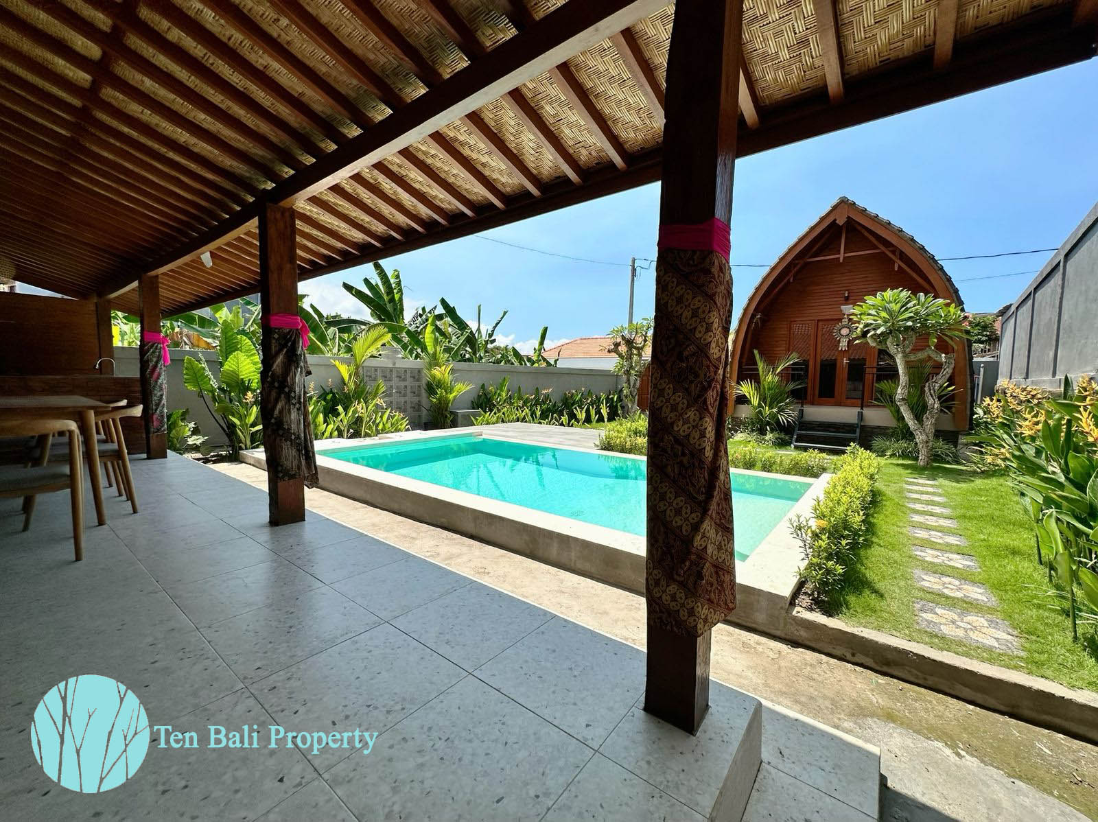 Bali villa rental, Padonan villa for rent, 4-bedroom villa Bali, luxury villa Indonesia, private pool villa, family-friendly villa, corporate villa rental, long-term villa rental\
