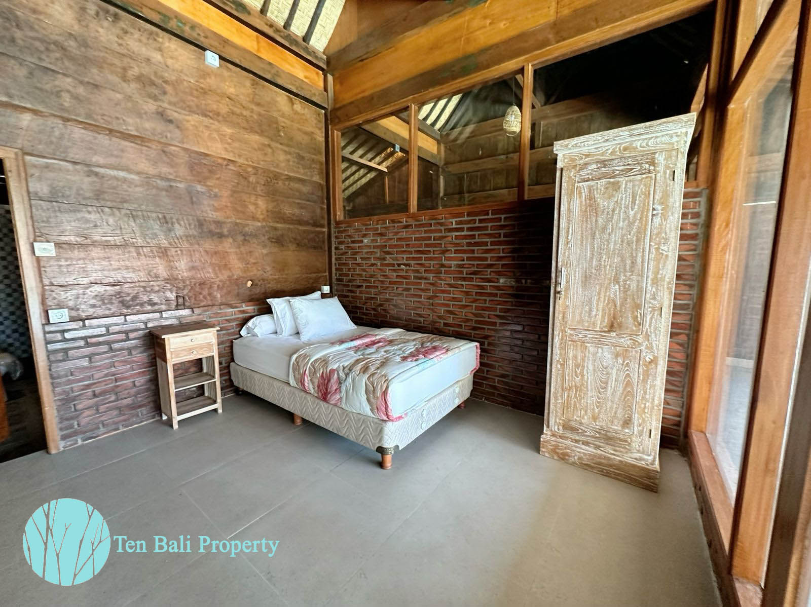 Bali villa rental, Padonan villa for rent, 4-bedroom villa Bali, luxury villa Indonesia, private pool villa, family-friendly villa, corporate villa rental, long-term villa rental\
