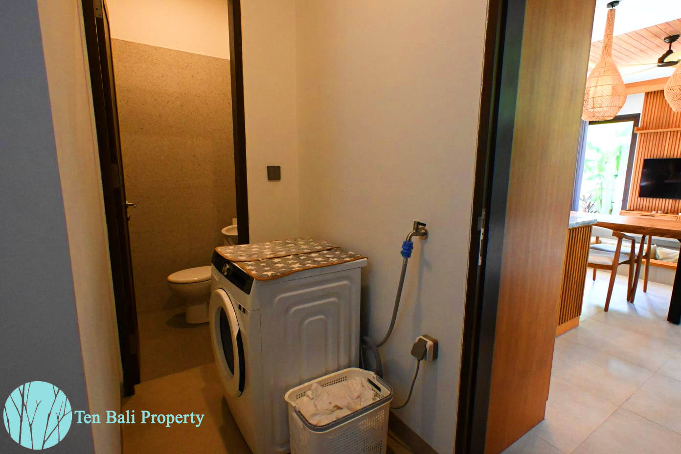 Pererenan property for rent, 2-bedroom villa, rice field views, modern design, WTC Gym, Pererenan Beach, Batu Bolong Beach, rental property, leasehold property, Bali real estate 