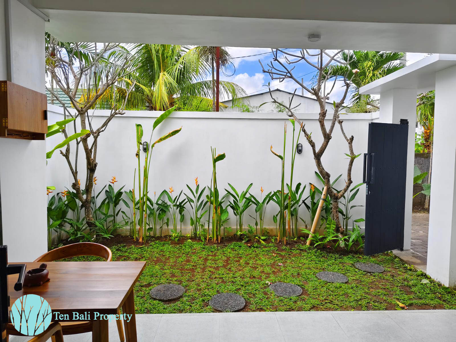  apartment for rent in Peti Tenget, 1 bedroom apartment Bali, modern apartment rental, affordable apartments in Bali, apartments near beach, Peti Tenget accommodation.