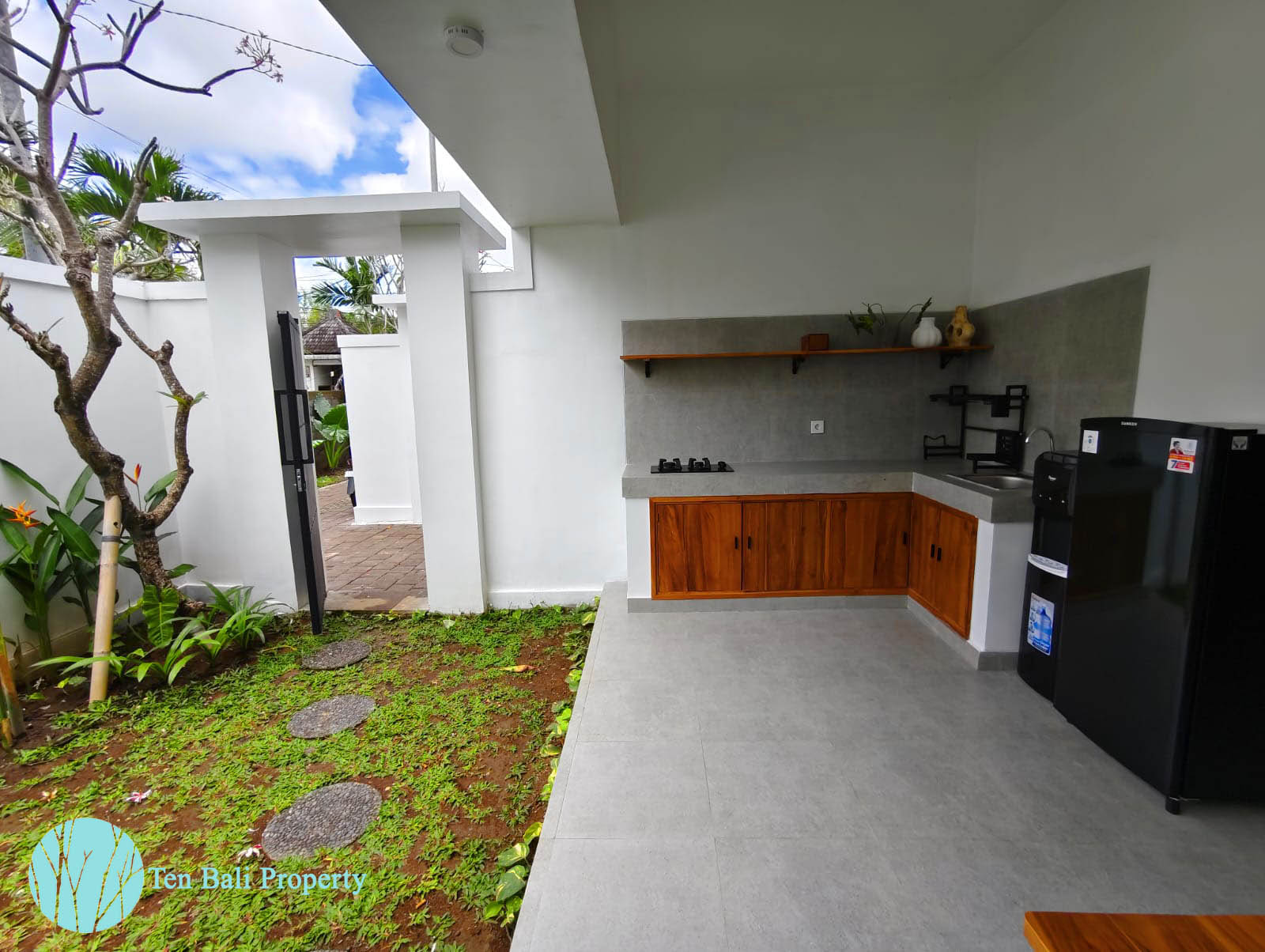  apartment for rent in Peti Tenget, 1 bedroom apartment Bali, modern apartment rental, affordable apartments in Bali, apartments near beach, Peti Tenget accommodation.