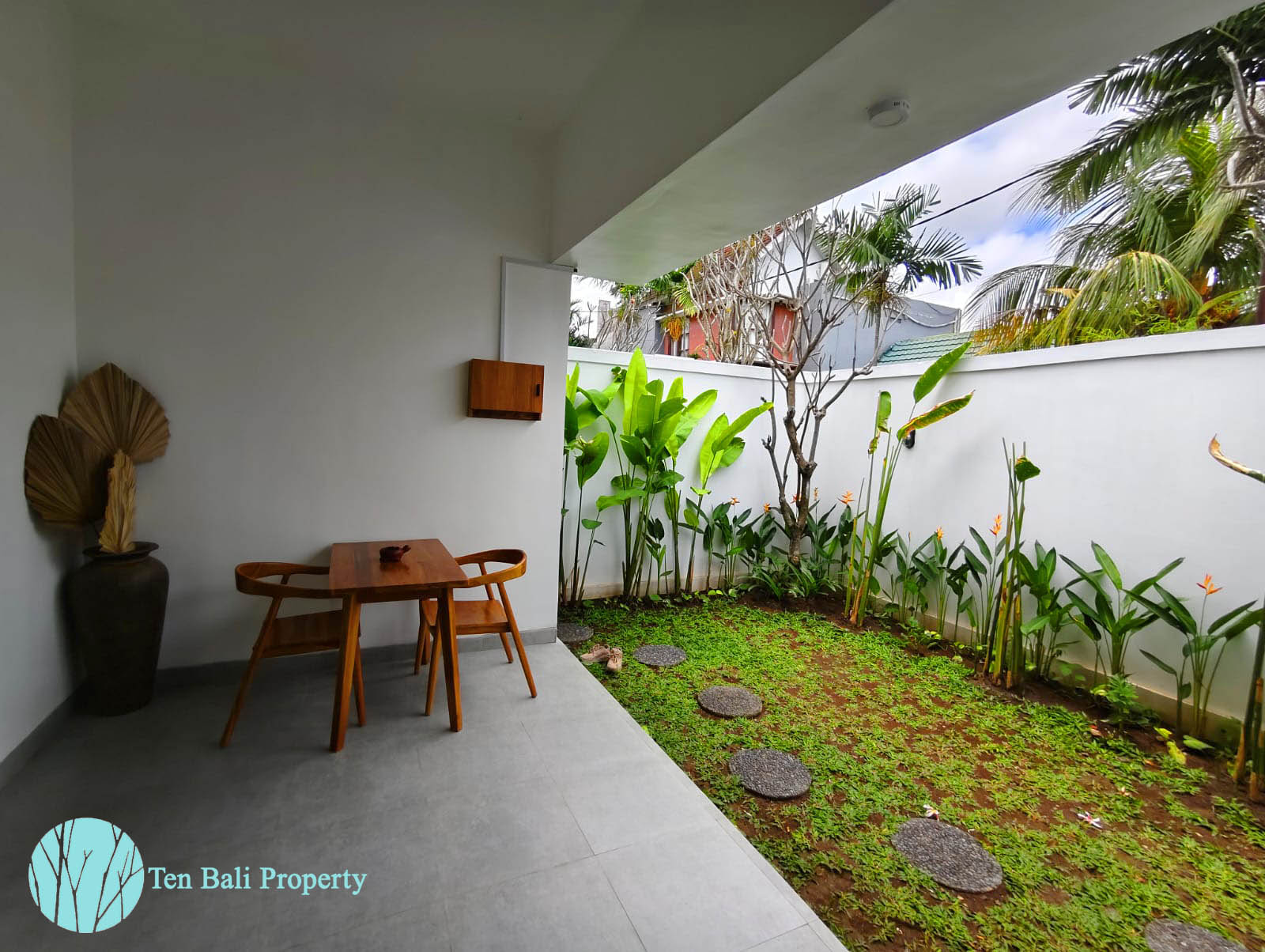  apartment for rent in Peti Tenget, 1 bedroom apartment Bali, modern apartment rental, affordable apartments in Bali, apartments near beach, Peti Tenget accommodation.