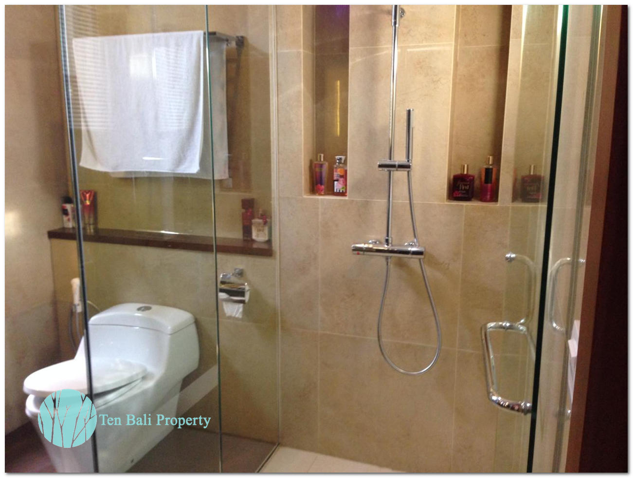 Kerobokan, Bali, 3 Bedrooms Bedrooms, ,3 BathroomsBathrooms,Villa,For Sale,1071